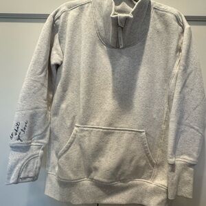 Girls Athleta Light Gray Pullover - size XS (6)